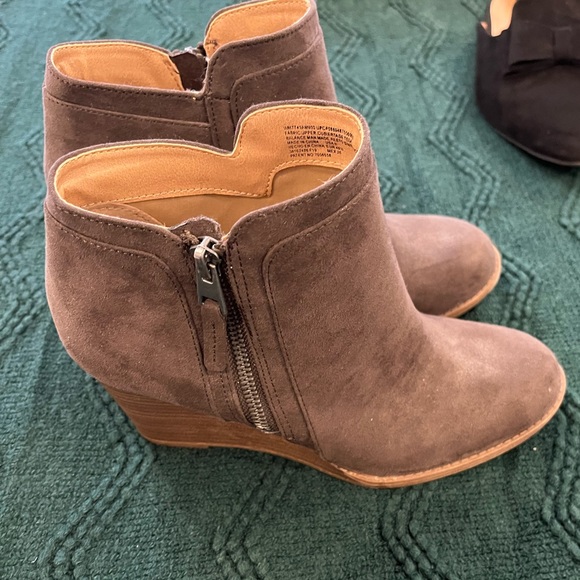 Brown booties - Picture 2 of 3